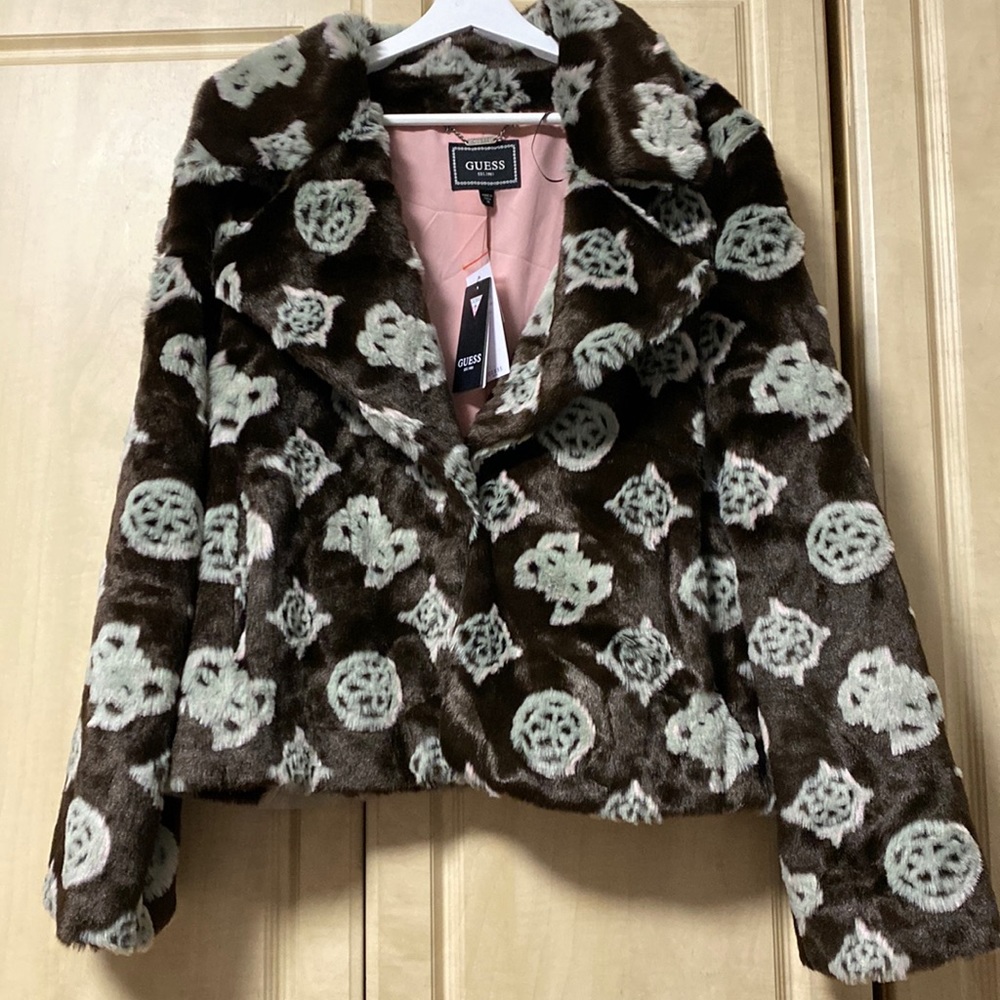 GUESS - Picture 2 of 4